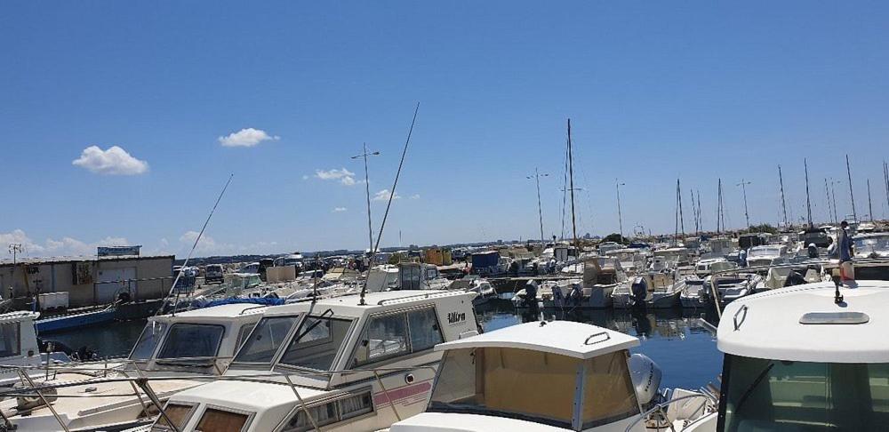 Charmante Maison De Ville Avec Jardin, Terrasse Et Terrain De Petanque Fos-sur-Mer Esterno foto