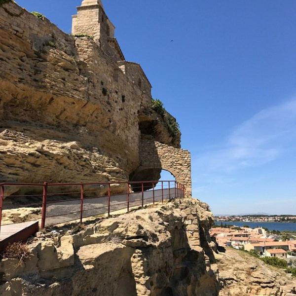 Charmante Maison De Ville Avec Jardin, Terrasse Et Terrain De Petanque Fos-sur-Mer Esterno foto